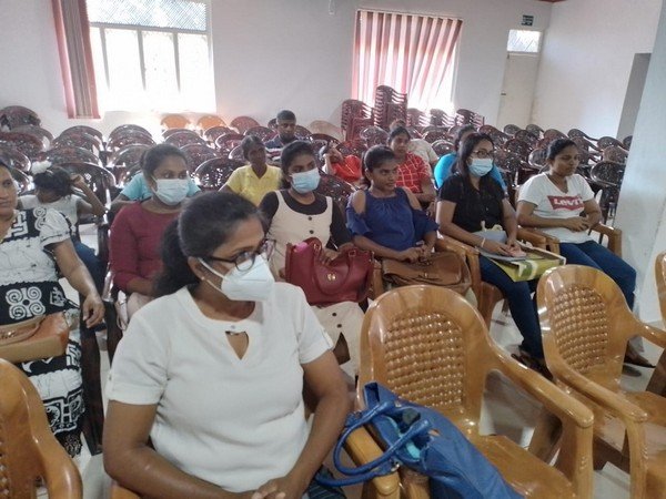A program for those intending to go abroad and their family members at Homagama (2022-12-30)